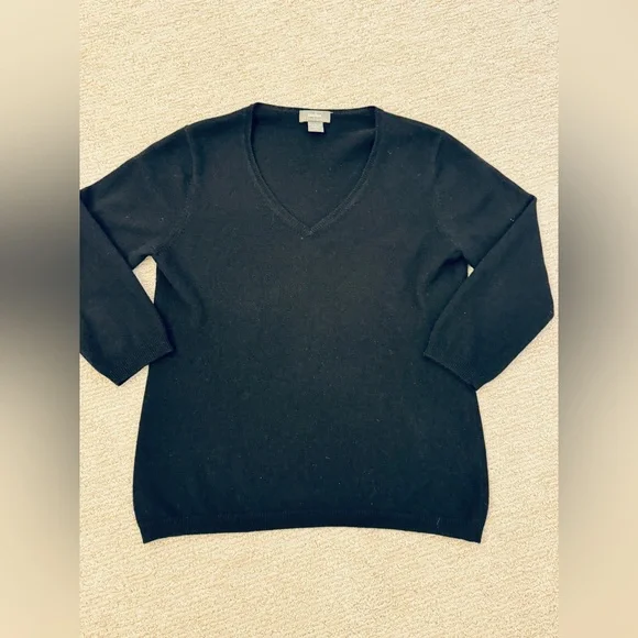 Neiman Marcus Women's Cashmere Collection Black V-Neck Sweater Large - Picture 5 of 6